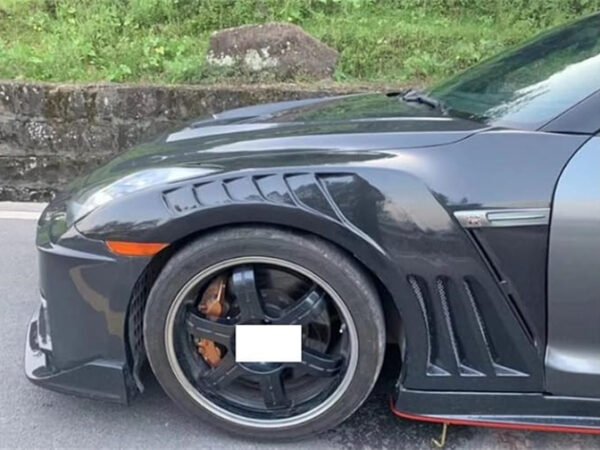 Nissan GTR35 Top Secret Fender Carbon G136004
