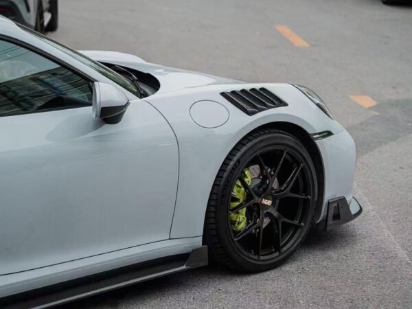Porsche 992 Carrera 911 DP Fender Half Carbon P144301